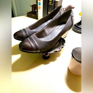 LifeStride Gray Wedge Heel Pumps